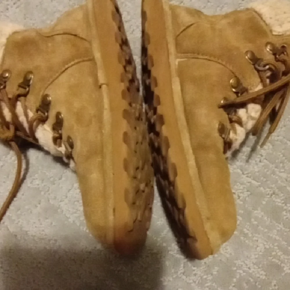 BEARPAW Marie Genuine Sheepskin Boots, 7M